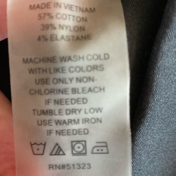 Vince Camuto Black Flat Front Pants - Size Women's 6 side slit hem - Picture 4 of 8